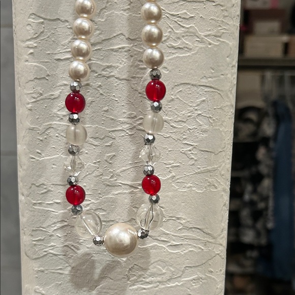 Elegant Pearl and Red Bead Necklace - Picture 2 of 2